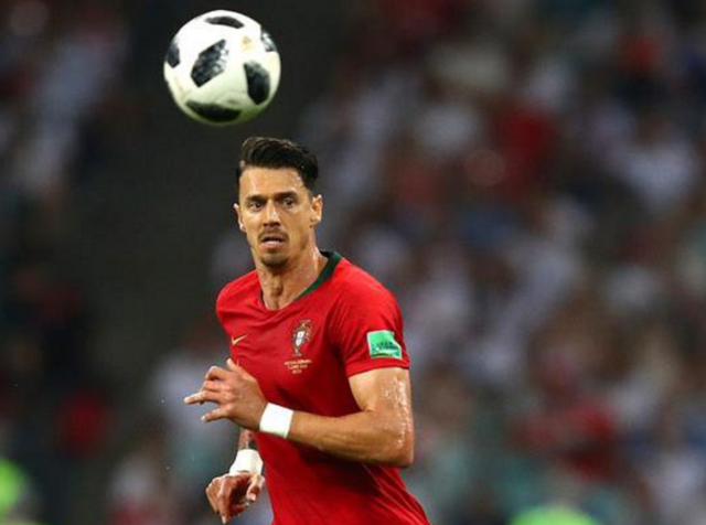 英媒：热刺有意罗德里戈和伊尔迪兹，范德芬是皇马引援目标